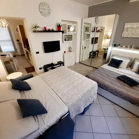 Apartment La Perla Sul Di Con Parcheggio Como